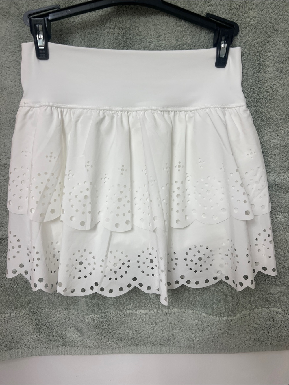 Offline By Aerie Real Me Eyelet Skort White Tiered Tennis Mini Skirt Sz. Medium - Picture 2 of 11